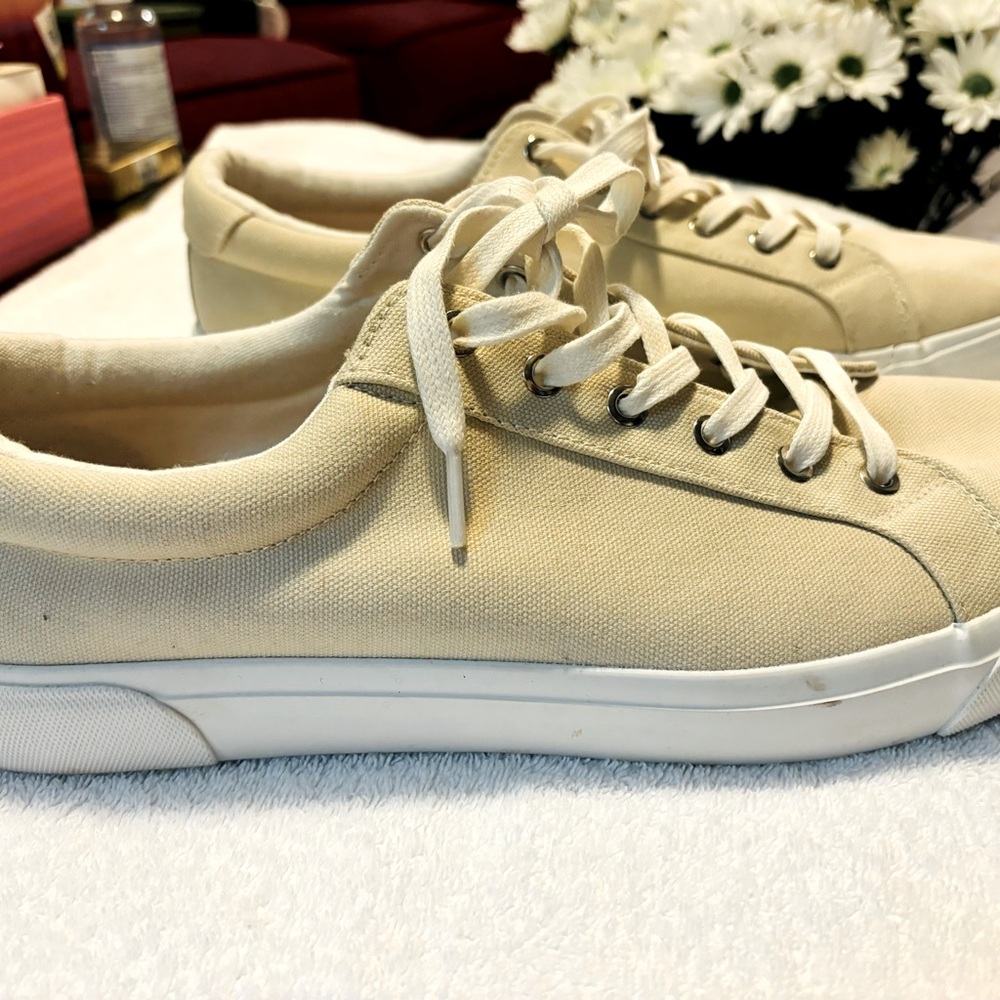 Brand New Men’s Sneakers By NEW REPUBLIC - Size 13 - box 12